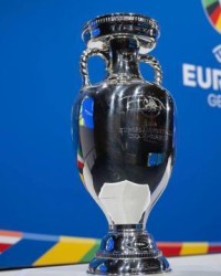 乐鱼体育官网-数字欧洲杯：谁最年长谁最年轻？谁提供了最多球员？